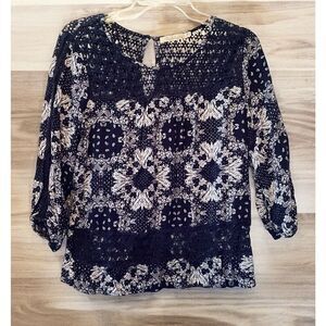 Solitaire Women’s Top Crocheted Buttoned Back Deep Blue Blouse Size M